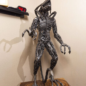 1 METER ALIEN HANDCRAFTED IRON (C1005)
