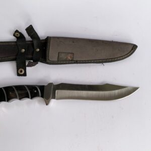 Knife with sheath (C4046)